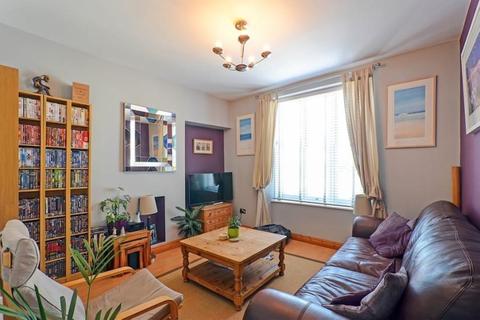 12 Mitchell Hill, Truro, TR1 1EE
