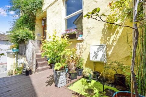12 Mitchell Hill, Truro, TR1 1EE