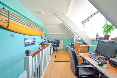 12 Mitchell Hill, Truro, TR1 1EE