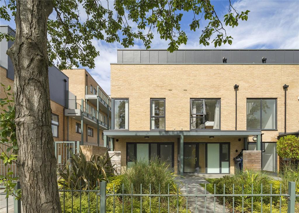 Flamsteed Close