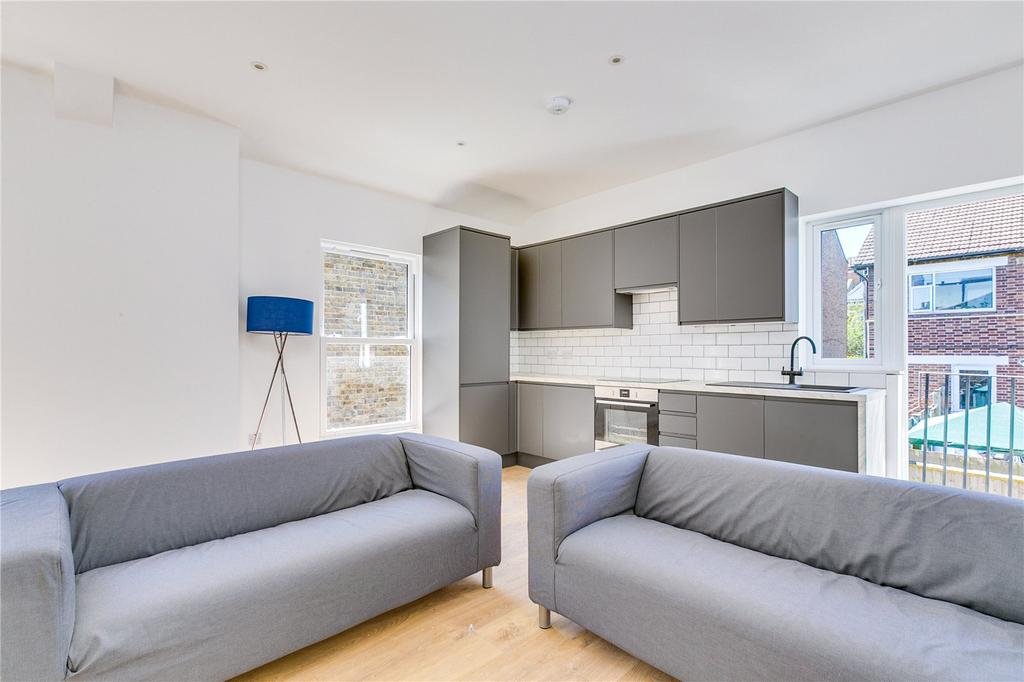 Stapleton Road, London, SW17 3 bed apartment £2,500 pcm (£577 pw)