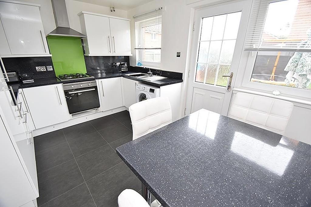 Dalling Avenue, Bathgate 2 bed terraced house £139,000