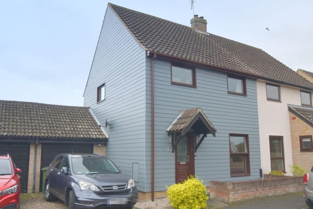 Lark Rise, Martlesham Heath, IP5 3SA 3 bed semidetached house £290,000