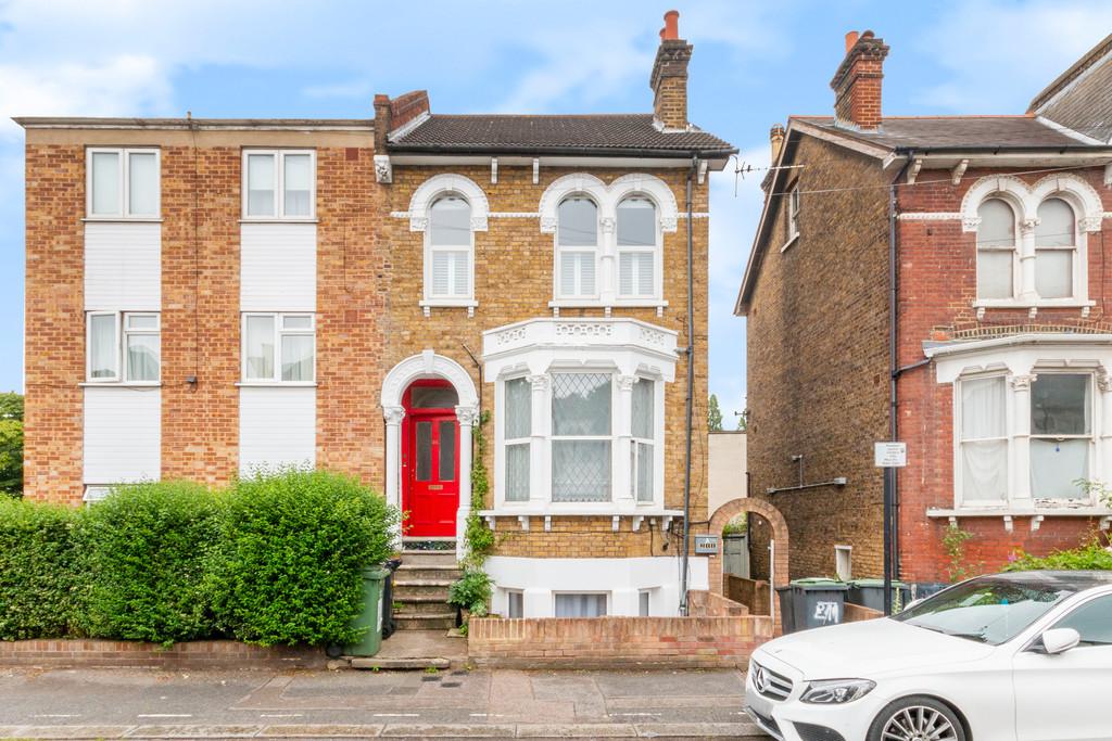 Algernon Road, SE13 2 bed flat £425,000