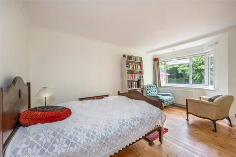 52, Queens Court Queens Road, Richmond, TW10 6LB