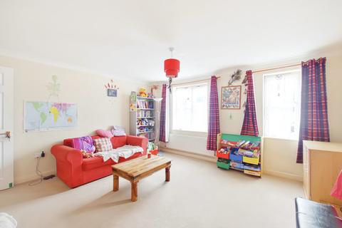 15 Sangam Close, Southall, UB2 5JB
