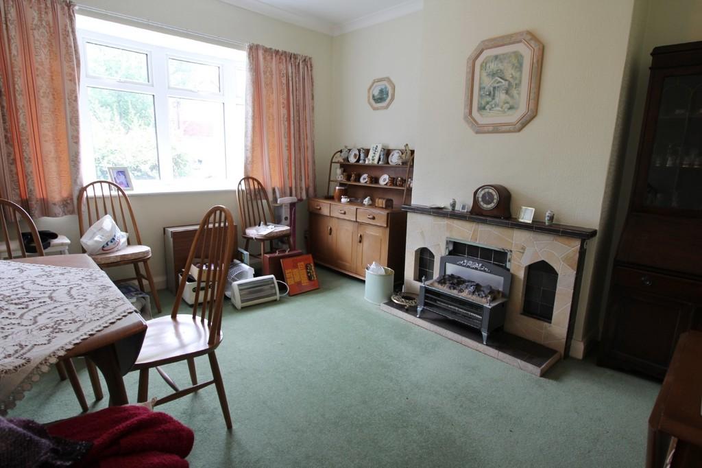 Linton Road, Penn 3 bed semidetached house £240,000