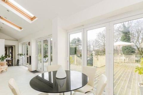 The Drey Squirrel Walk, Sutton Coldfield, B74 3AU