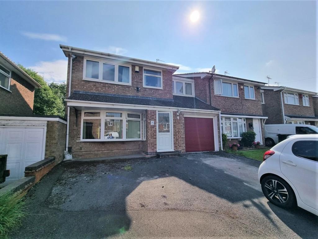 Beverley Avenue, Stockingford, Nuneaton 4 bed end of terrace house £