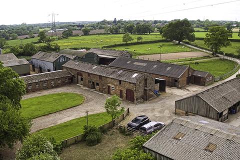 7 bedroom barn conversion for sale - Backford, Chester