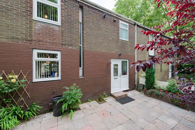 Calvers, Runcorn 3 bed semidetached house £130,000