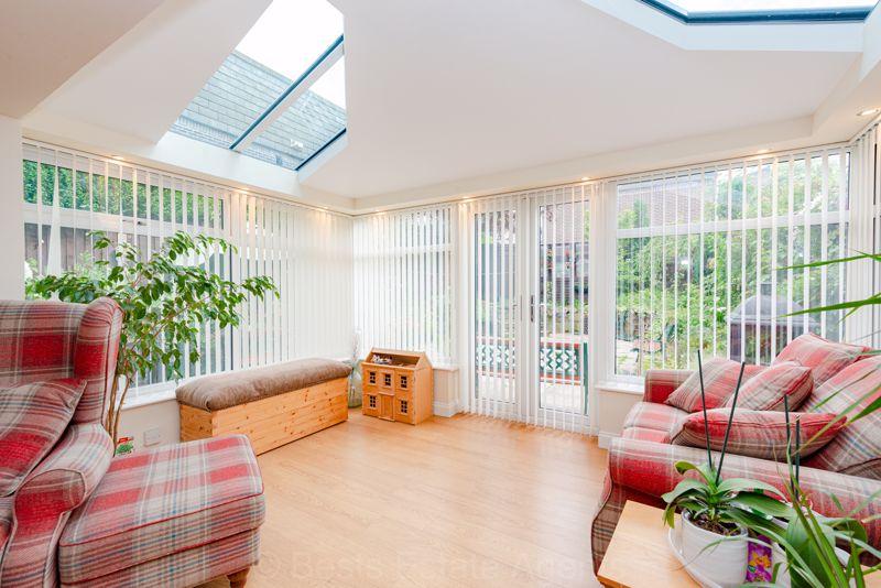 Calvers, Runcorn 3 bed semidetached house £130,000