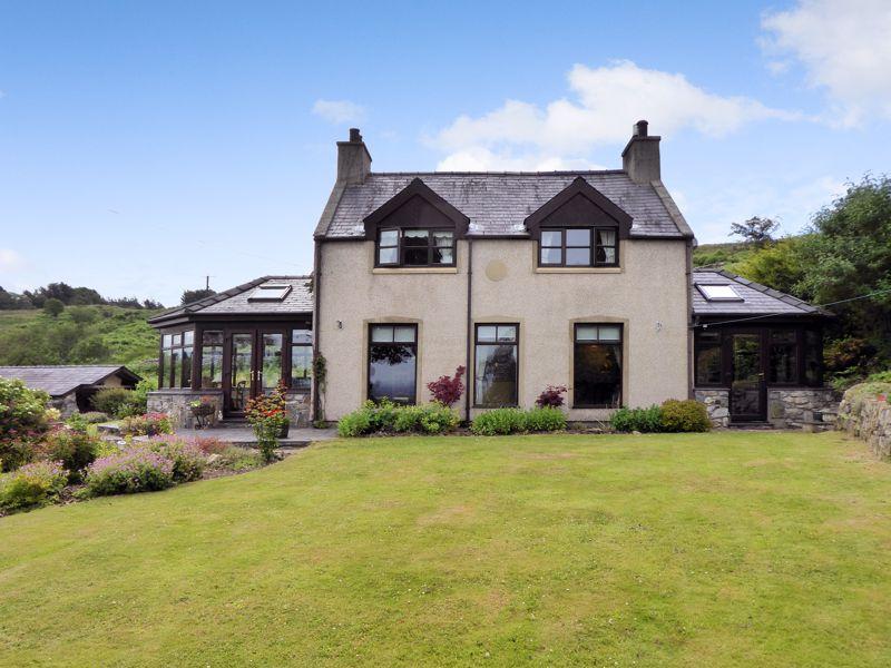 CwmYGlo 3 bed detached house £650,000