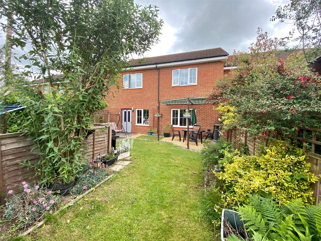 Moat Close, Bramley, Tadley, RG26 1 bed £185,000