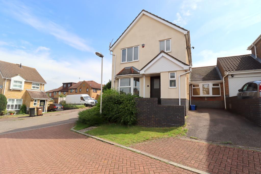 Pomeroy Grove, Bushmead, Luton, Bedfordshire, LU2 7SY 3 bed detached