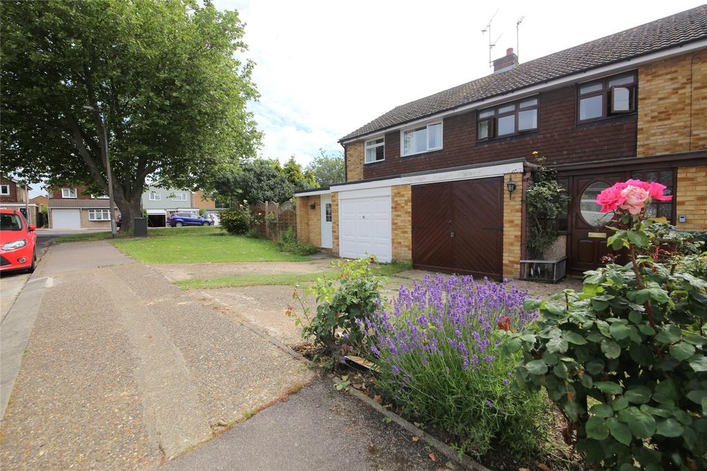 Tomkins Close, StanfordleHope, SS17 3 bed terraced house £300,000