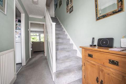 27 Barnett Way, Uckfield, TN22 1XH