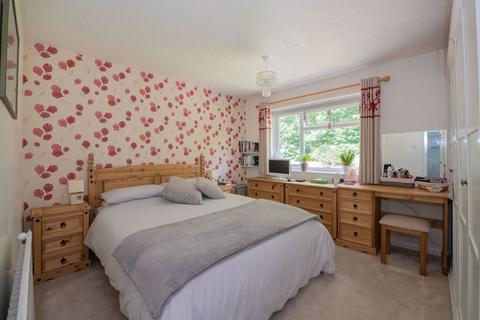 27 Barnett Way, Uckfield, TN22 1XH