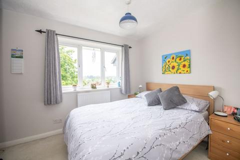 27 Barnett Way, Uckfield, TN22 1XH