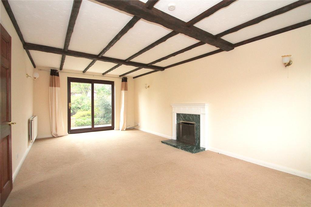 Pevensey Way, Frimley, Camberley... 4 bed detached house £1,995 pcm
