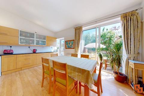 24 Kent Road, West Wickham, BR4 0JP