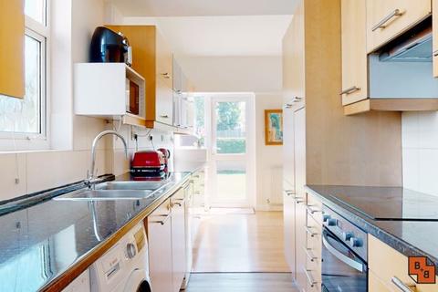 24 Kent Road, West Wickham, BR4 0JP