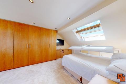 24 Kent Road, West Wickham, BR4 0JP