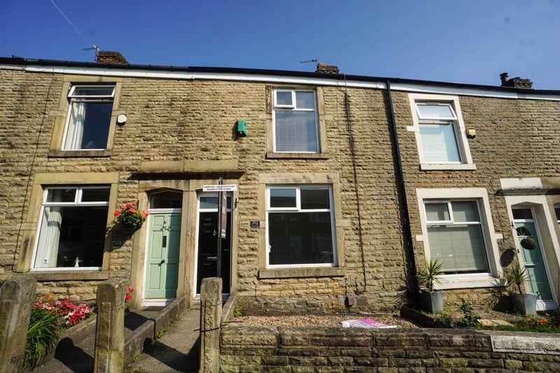 Crown Lane, Horwich 3 bed terraced house £850 pcm (£196 pw)