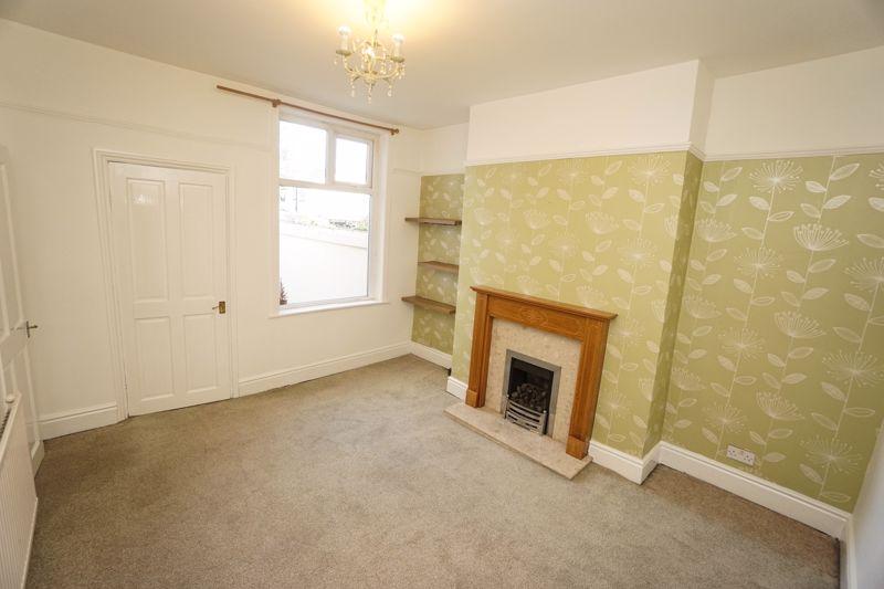 Crown Lane, Horwich 3 bed terraced house £850 pcm (£196 pw)