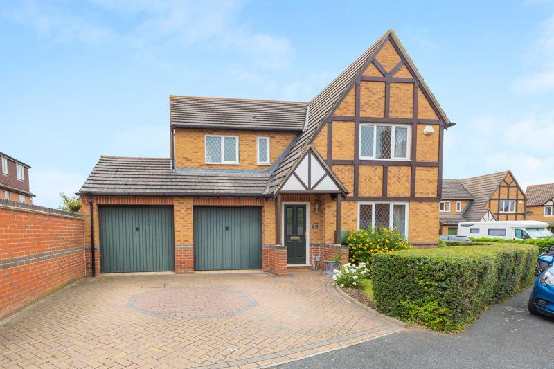 Churchward Close, Grove 4 bed detached house £430,000