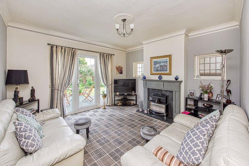 29, Mount Road, Wombourne, Wolverhampton, South Staffordshire, WV5 4 bed detached house £570,000