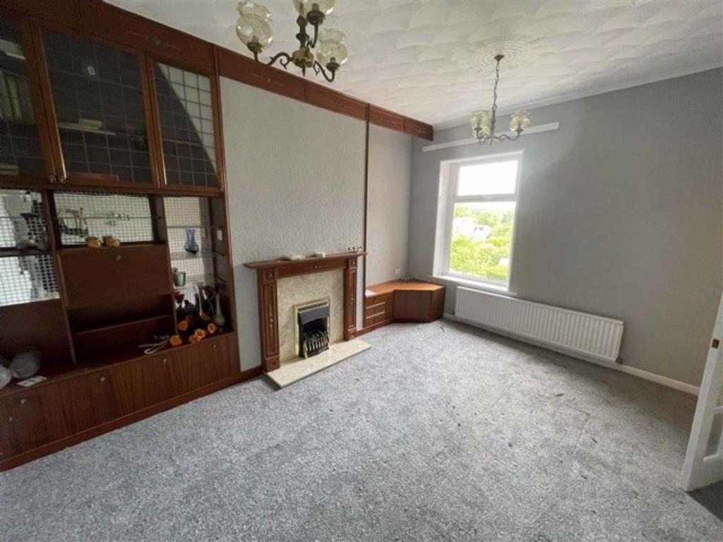 Blackburn Road, Oswaldtwistle 2 bed flat £450 pcm (£104 pw)