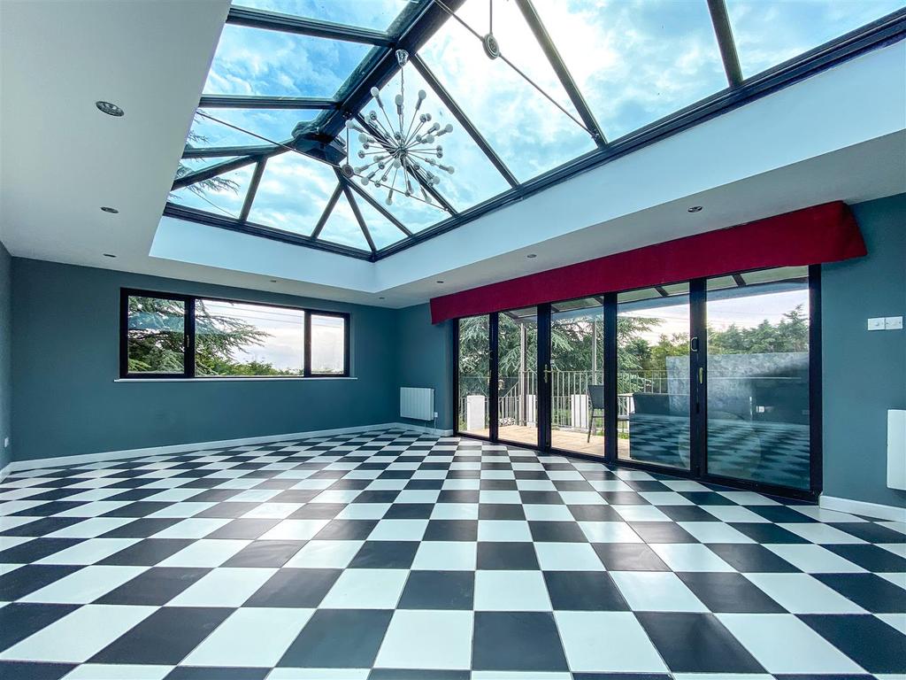 Nelson Lane, Portchester 6 bed house £1,200,000