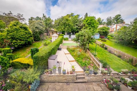 3 Castlefields Drive, Brighouse, HD6 3PB
