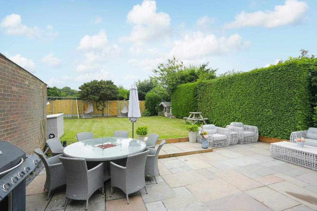 Lerryn Gardens, Broadstairs 4 bed detached house £650,000
