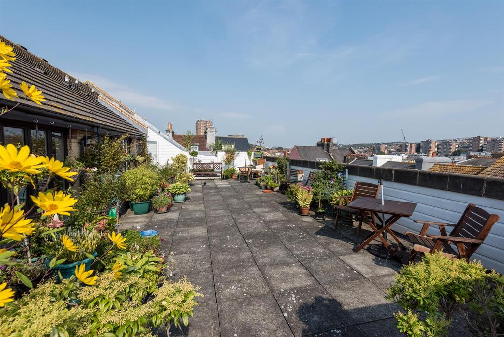 Communal Roof Terrace