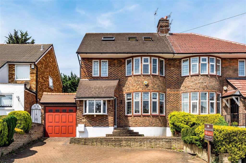 Northiam, Woodside Park 4 bed house £1,100,000