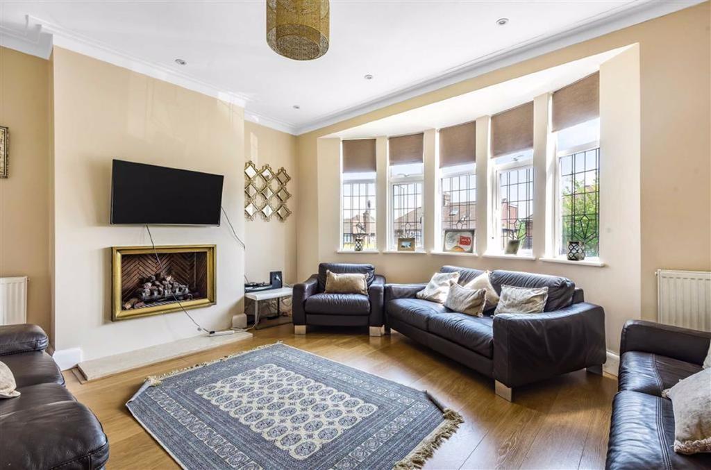Northiam, Woodside Park 4 bed house £1,100,000