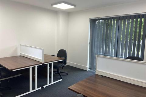 Office to rent - Oakwood Hill Industrial Estate, Loughton