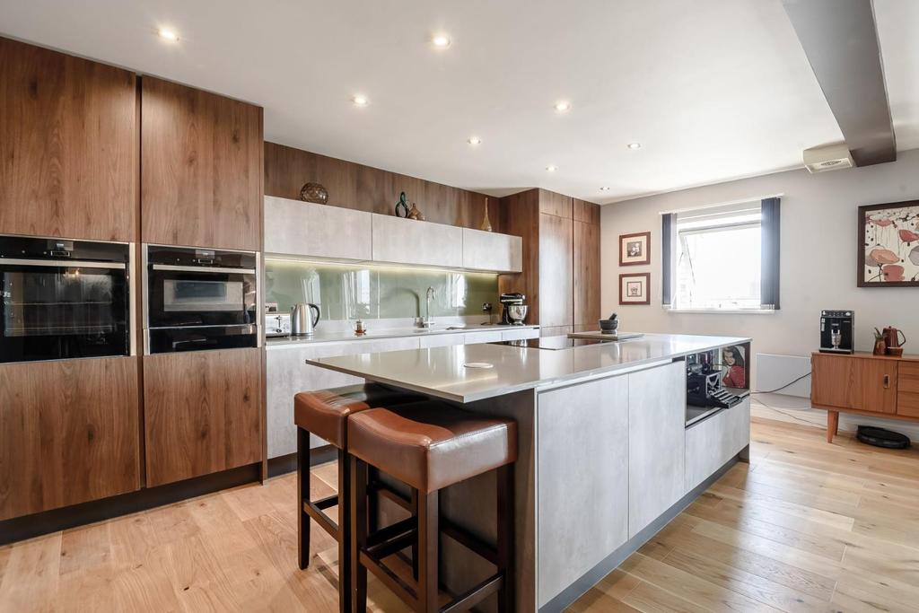 8470331-interior07.jpg