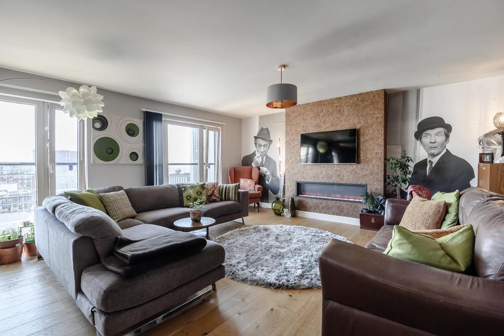 8470331-interior14.jpg