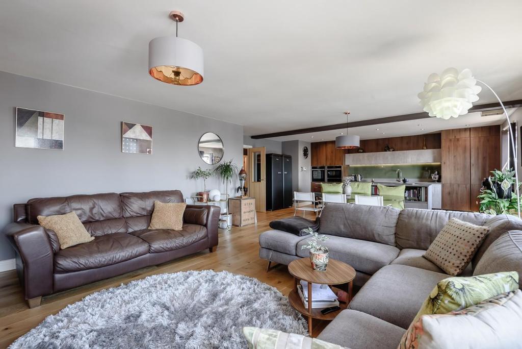 8470331-interior13.jpg