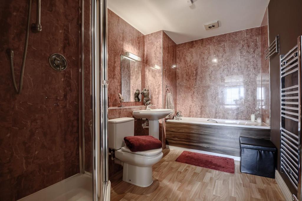 8470331-interior24.jpg