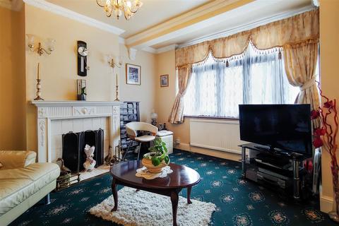 33 Overton Road, London, E10 7PR