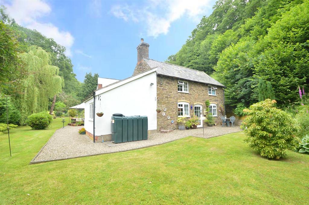 3 Horderley Dingle, Horderley, Craven Arms SY7 8HR 4 bed detached house