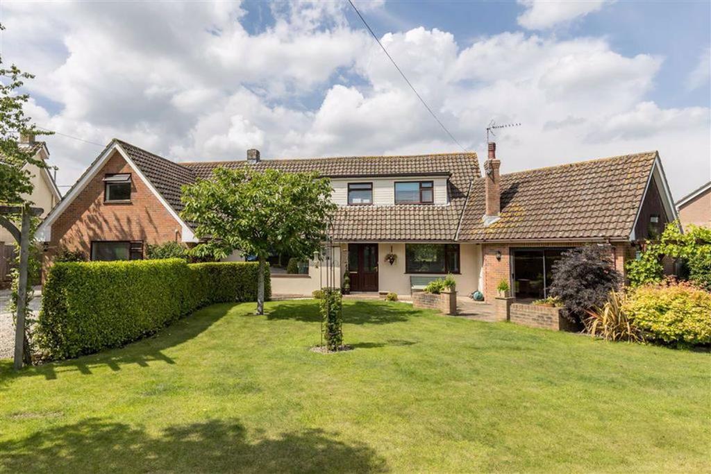 Chalbury, Wimborne, Dorset 4 bed chalet £895,000