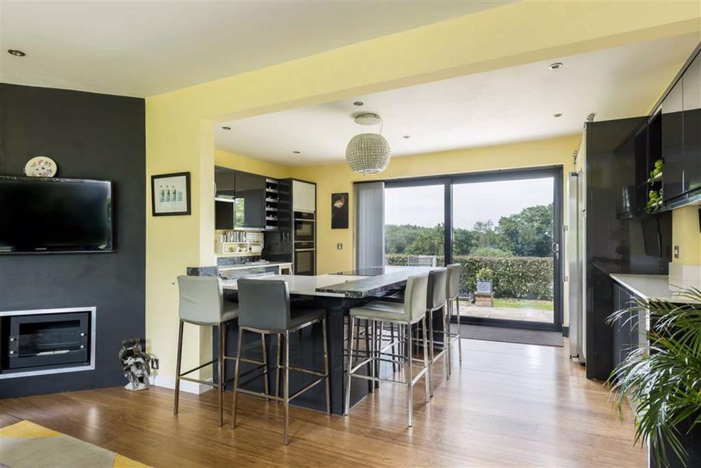 Chalbury, Wimborne, Dorset 4 bed chalet £895,000