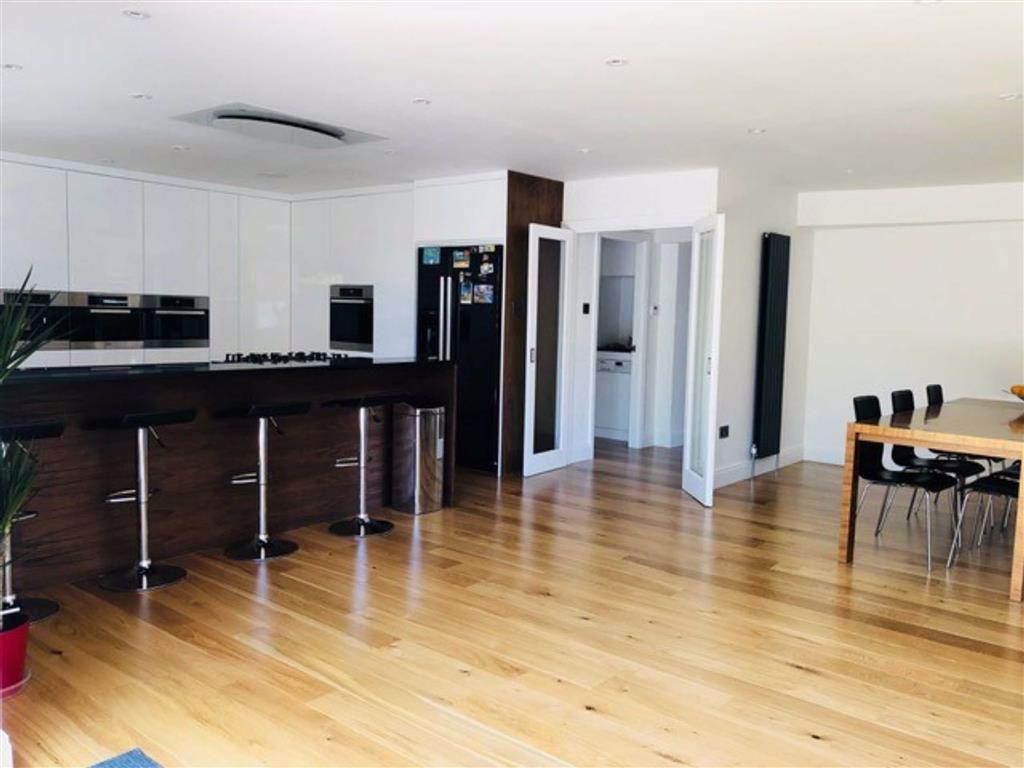 York Road, New Hertfordshire 6 bed house £1,099,000