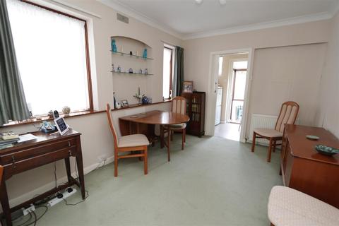 24 Mount Pleasant Avenue, Hutton, Brentwood, CM13 1PW