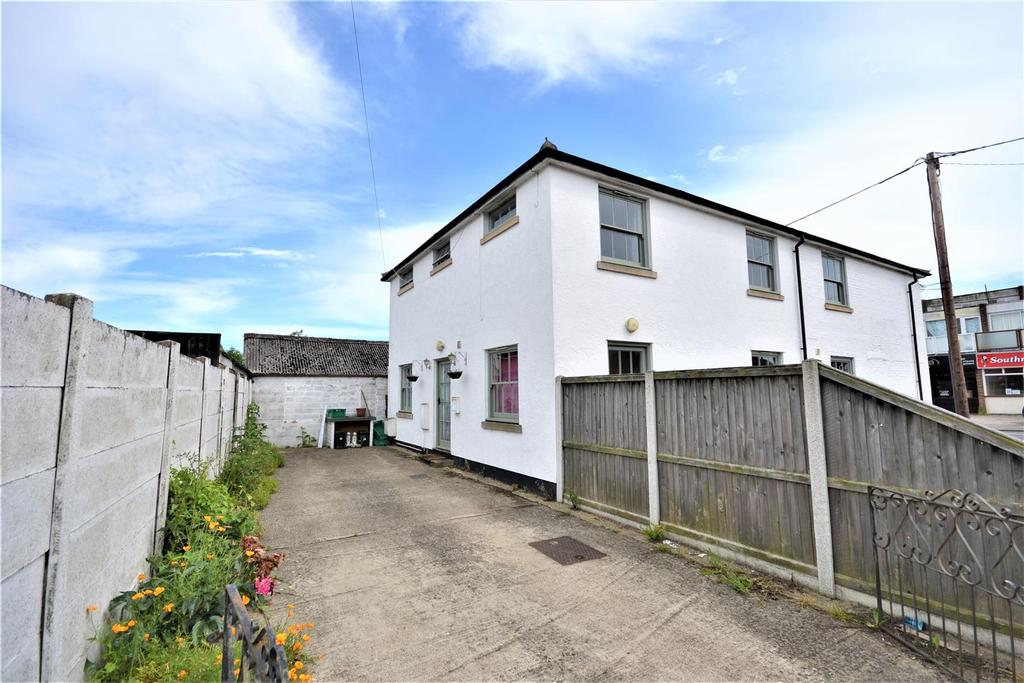 High Street, Southminster 2 bed apartment £775 pcm (£179 pw)